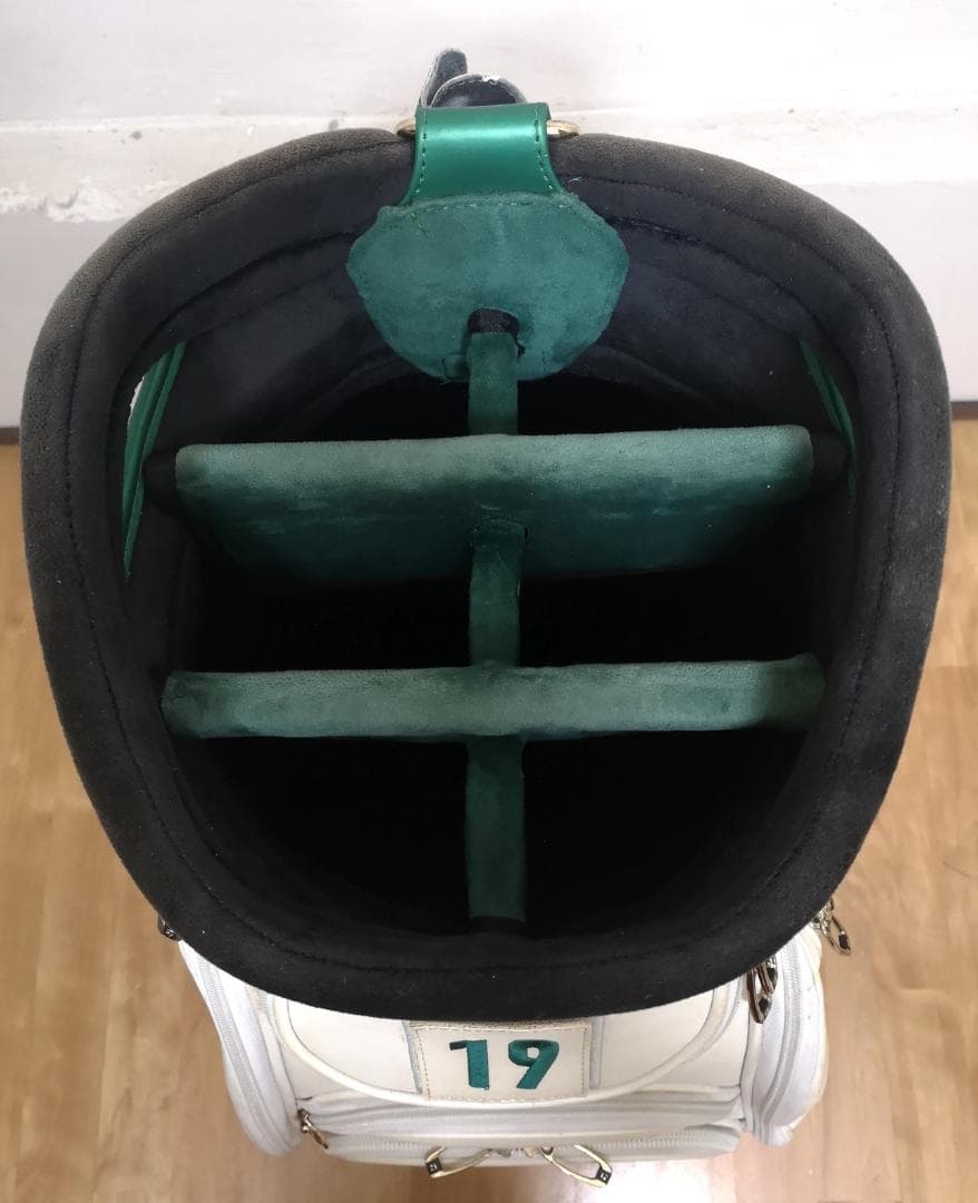 TaylorMadeの限定マスターズキャディバッグ(2019年式・カバー2個付)