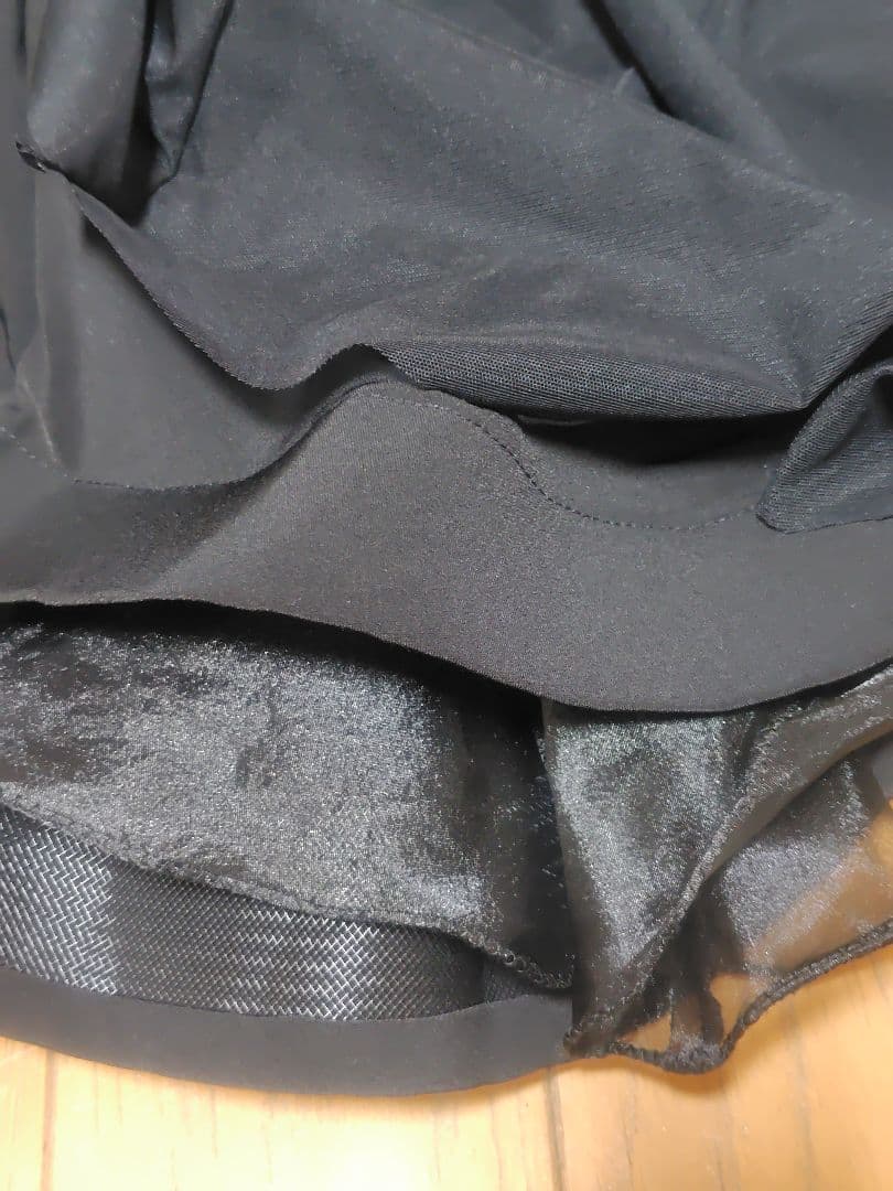 ジャンティの存在感、ボリューム、インパクトの有るスカート ほぼ新品