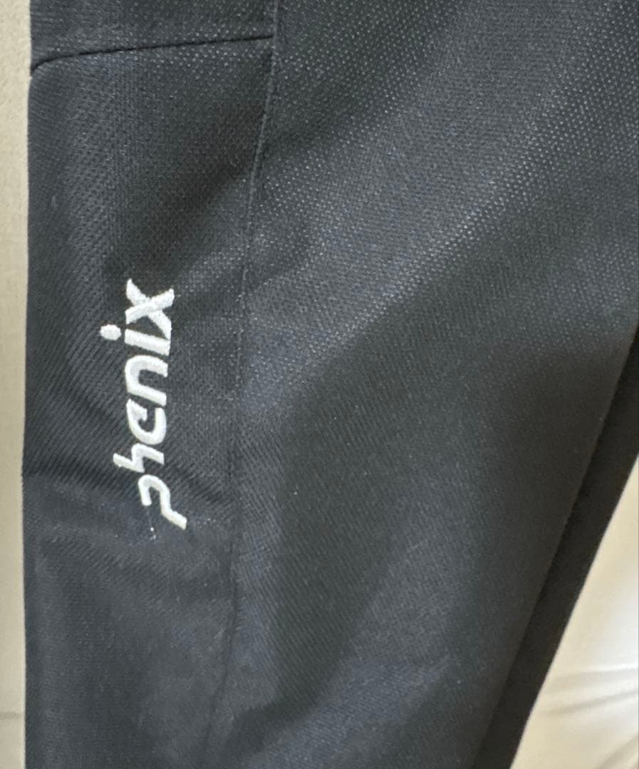 美品　Phenix キッズ　スキーウェア上下セット 150センチ　スノー