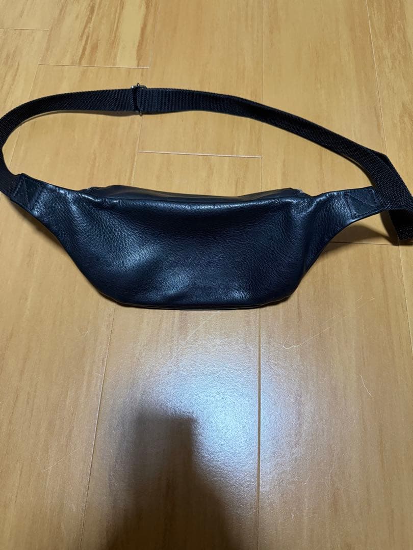 Mr.OLIVE ウォータープルーフウォッシャブルレザー スモールボディバッグ