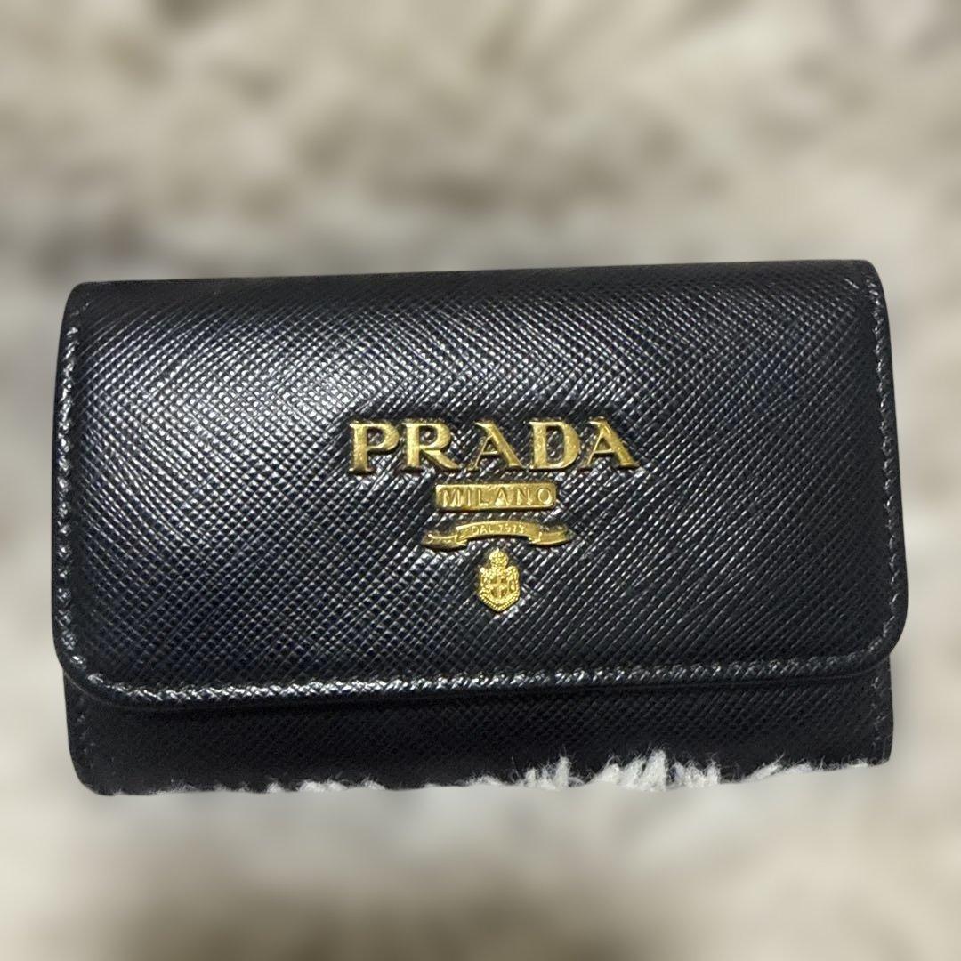 美品！値下げ不可！PRADA ブラックレザー キーケース