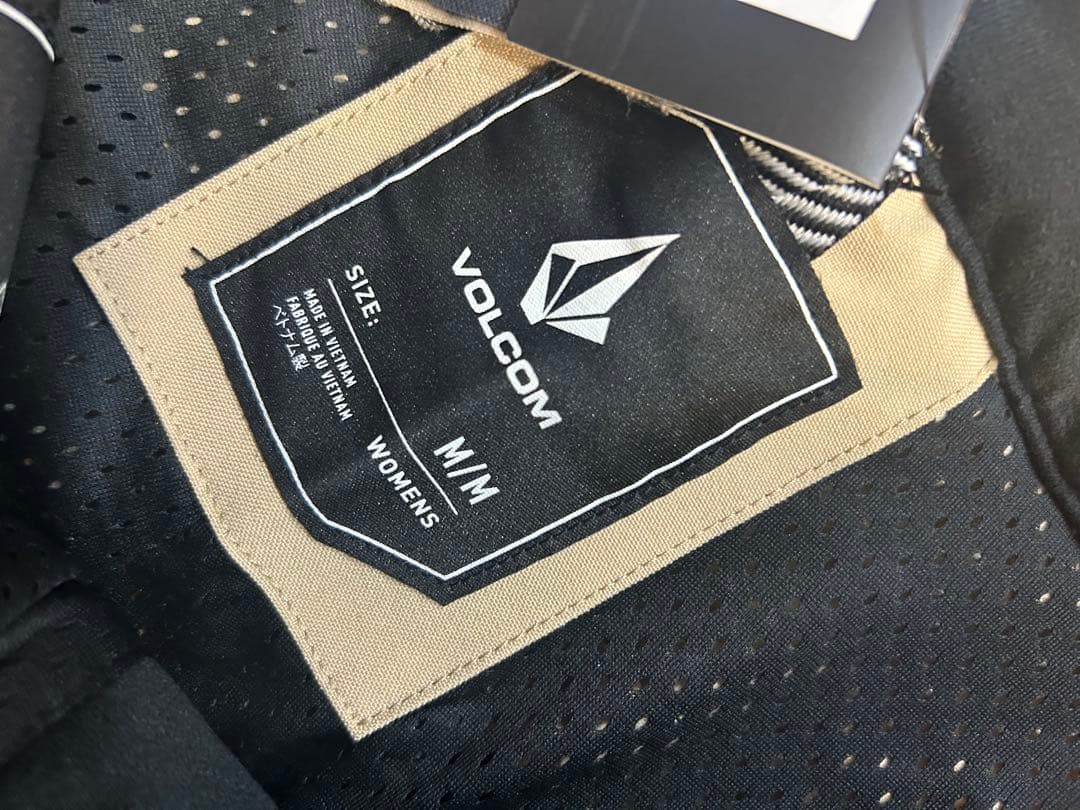 ◆新品◆VOLCOM GORE-TEX スノーボードウェア
