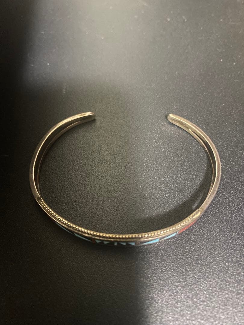 インディアンジュエリー　ズニ族　ブレスレット　バングル