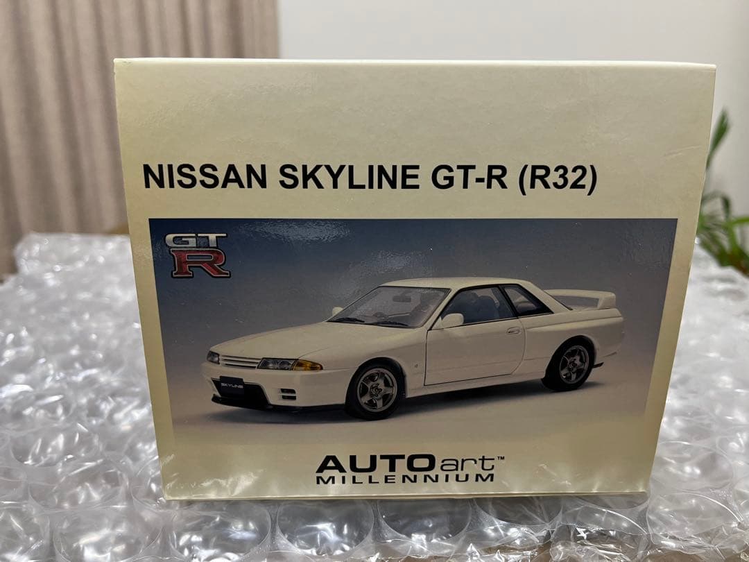 AUTOart 1/18 日産 スカイラインGT-R R32