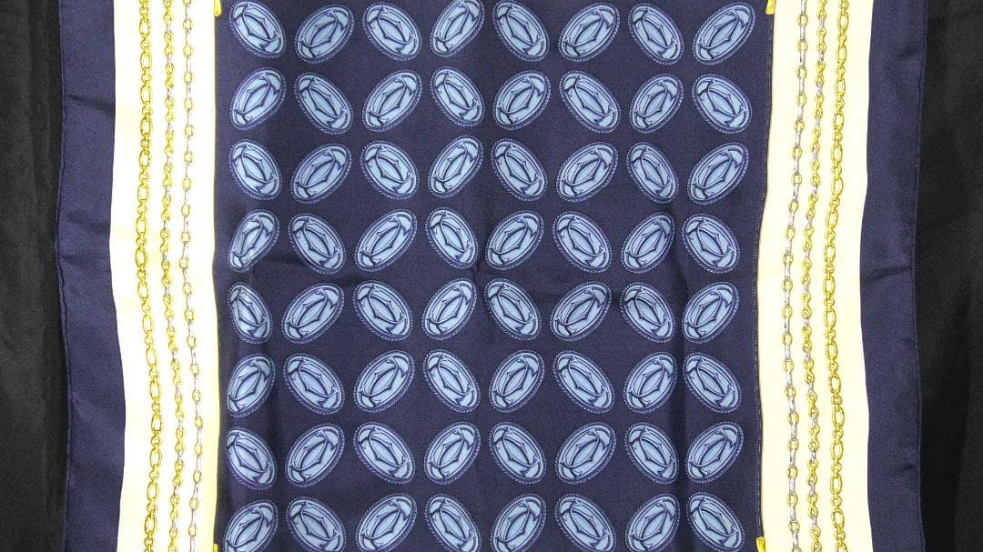 Cartier　カルティエ　大判シルクスカーフ　D480