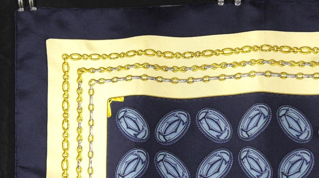 Cartier　カルティエ　大判シルクスカーフ　D480