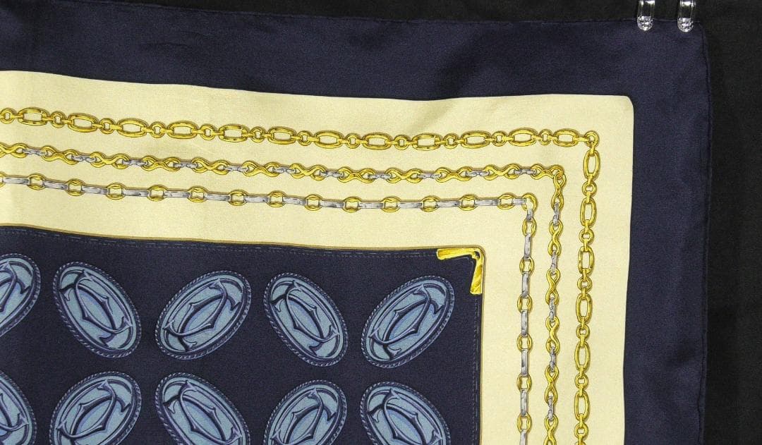 Cartier　カルティエ　大判シルクスカーフ　D480