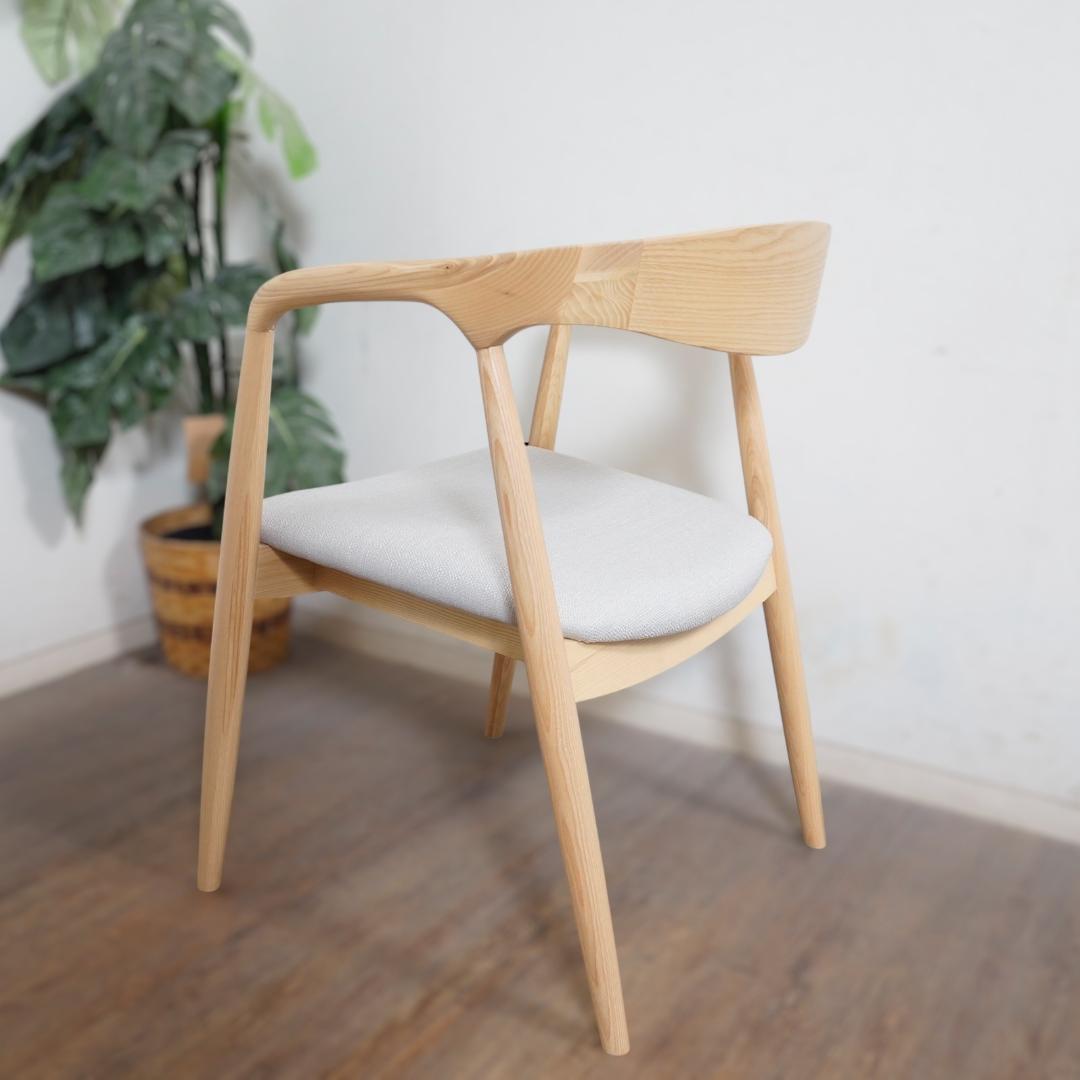 【新品】おしゃれ　曲木 ダイニングチェア 肘掛け付き　アッシュ無垢材