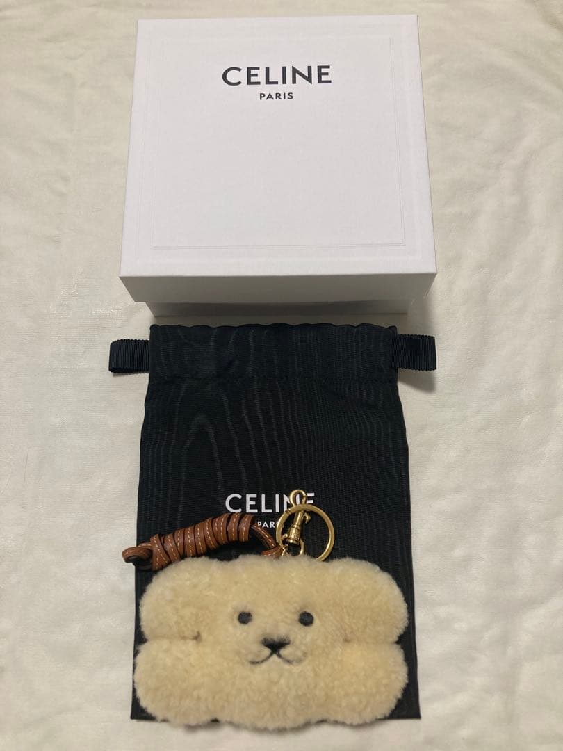 週末限定価格 セリーヌ トリオンフ ポンポンチャーム 犬 ストラップ