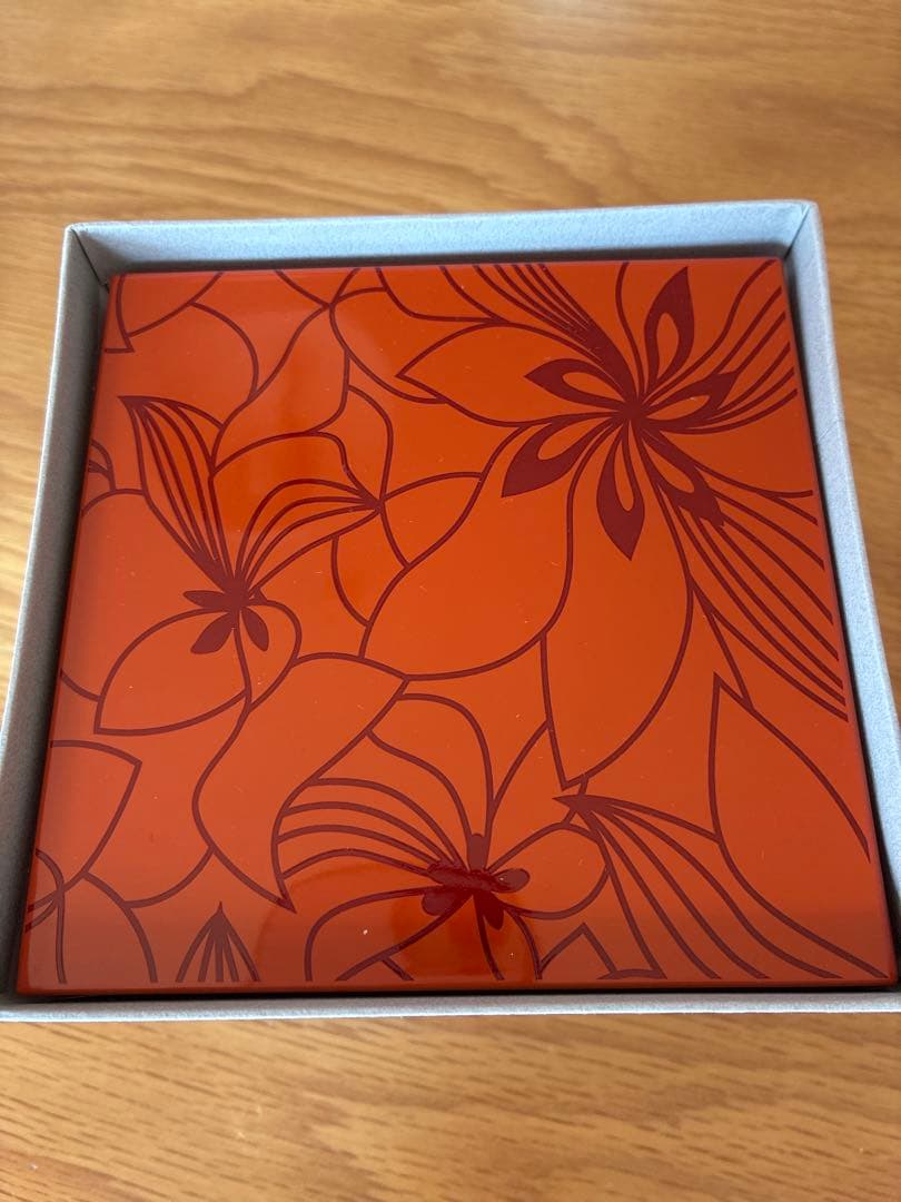 栗原はるみ 重箱 2段 赤い花模様の漆塗り 2段重箱 - メルカリ