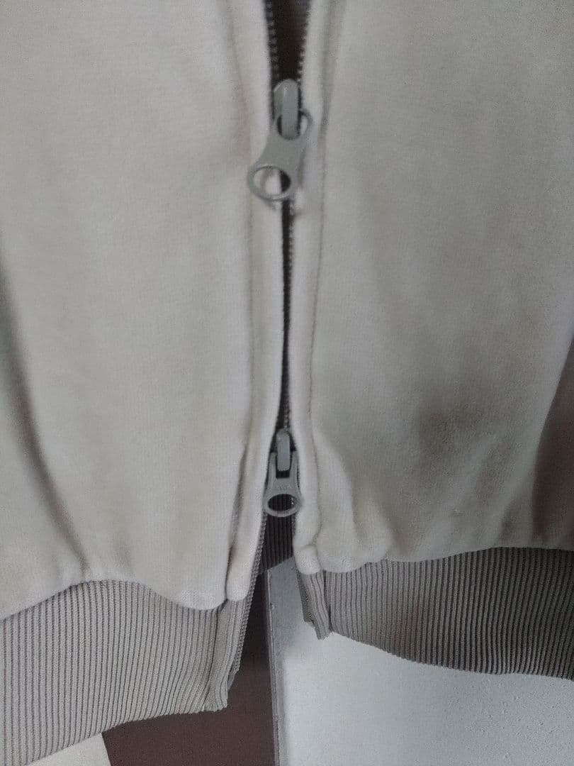 ベ*ネ様 Fred Perry ジップアップジャージ ベロア　クリーム色　ベージ