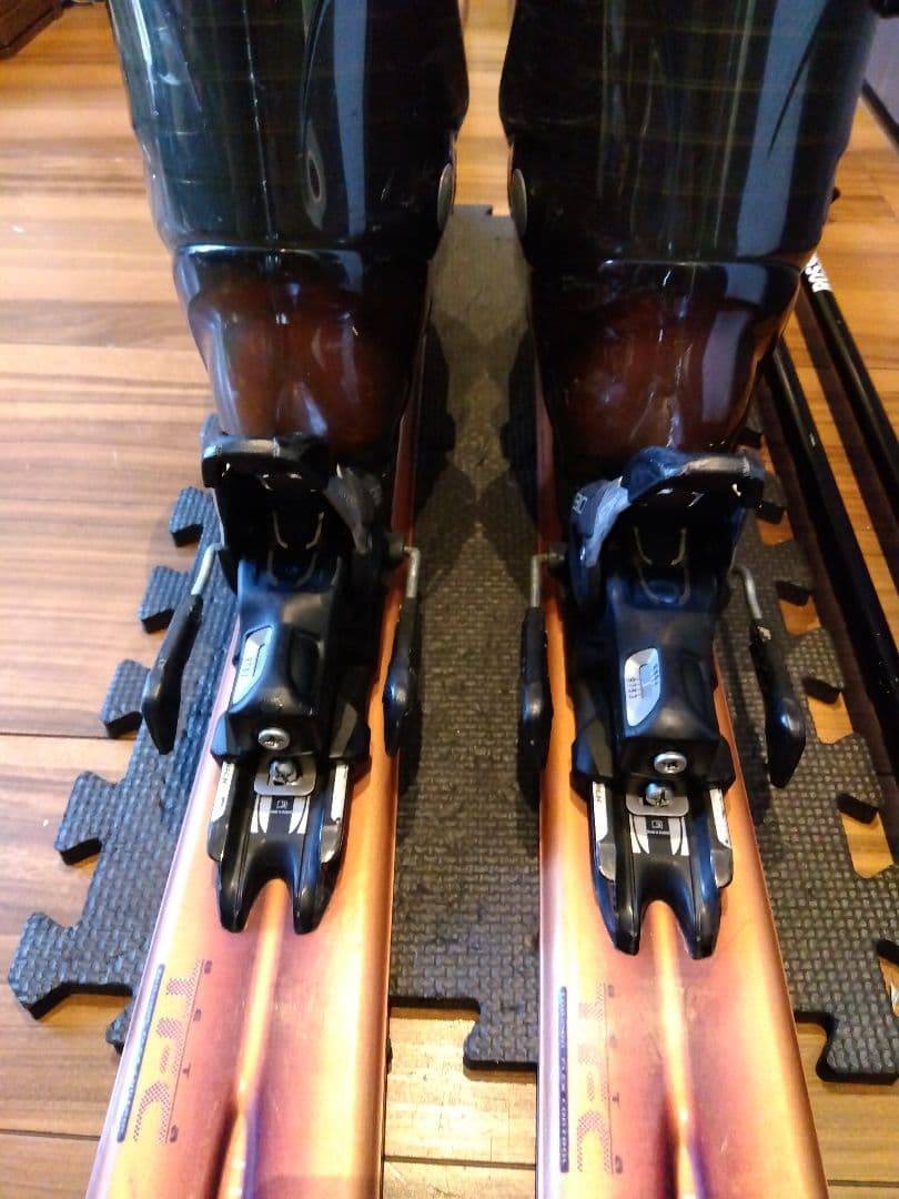 ハイブランド✨️ATOMIC/レディース用/スキーセット/メンテ・WAX済み