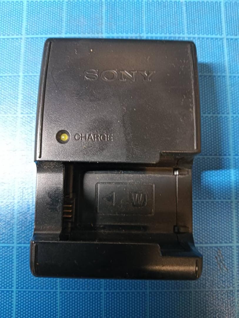 値下げ！まだまだ使える！SONY ミラーレス一眼カメラ シルバー