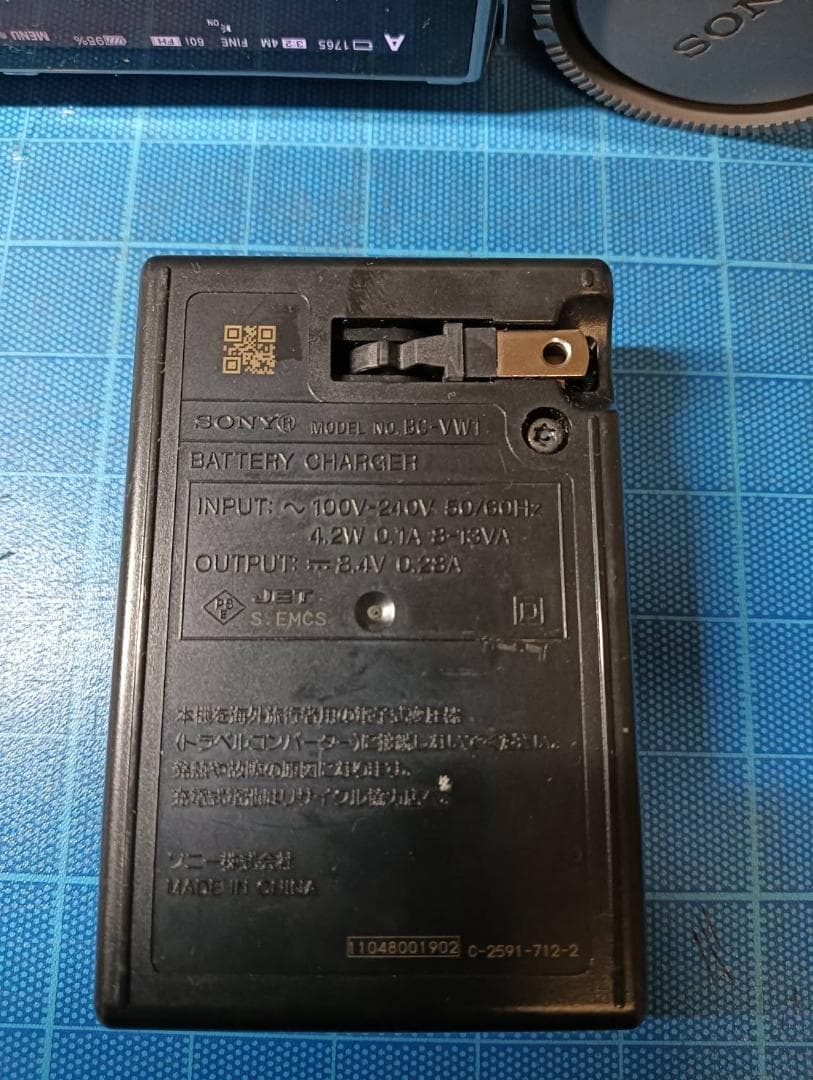 値下げ！まだまだ使える！SONY ミラーレス一眼カメラ シルバー