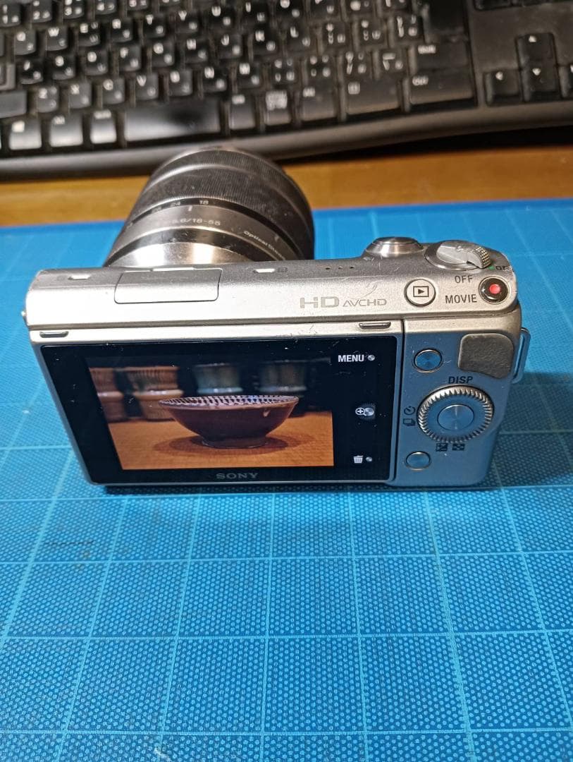 値下げ！まだまだ使える！SONY ミラーレス一眼カメラ シルバー