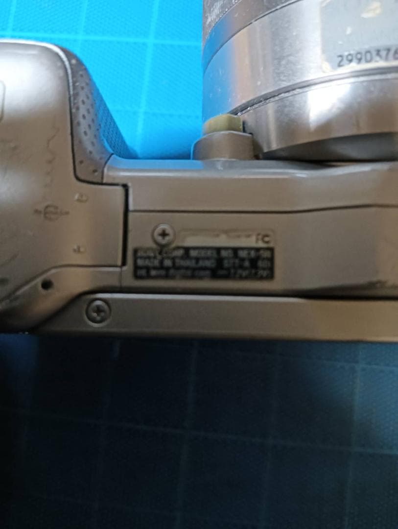 値下げ！まだまだ使える！SONY ミラーレス一眼カメラ シルバー