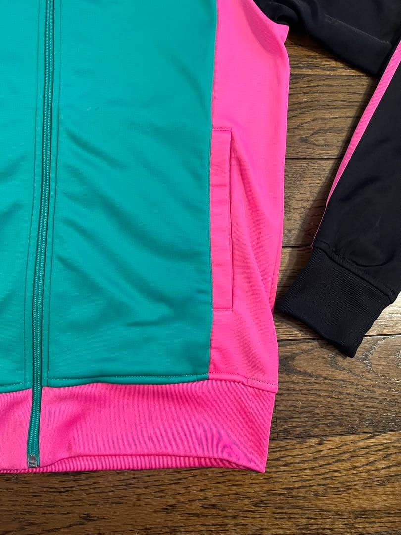 adidas アディダス トラックトップ ジャージ　サイズＬ　クレイジー柄