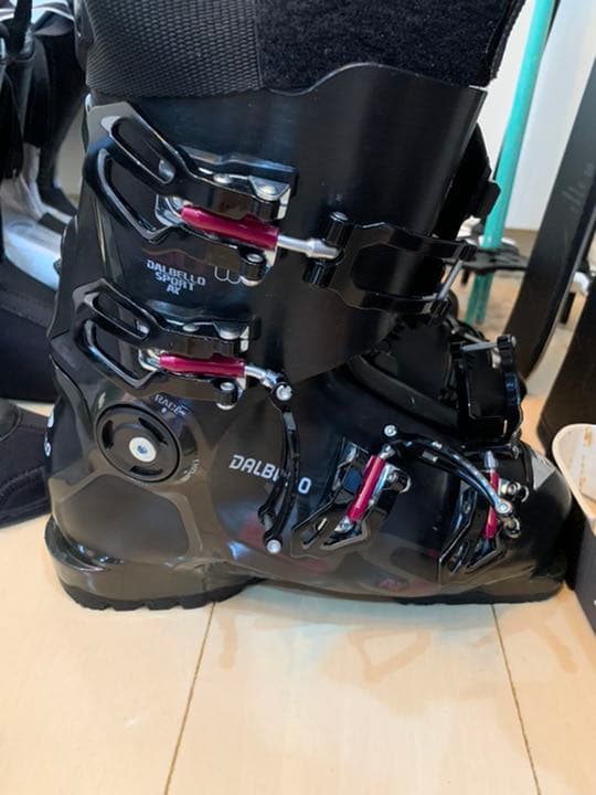 スキーブーツ ダルベロ　DALBELLO