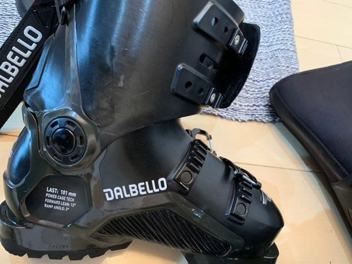 スキーブーツ ダルベロ　DALBELLO