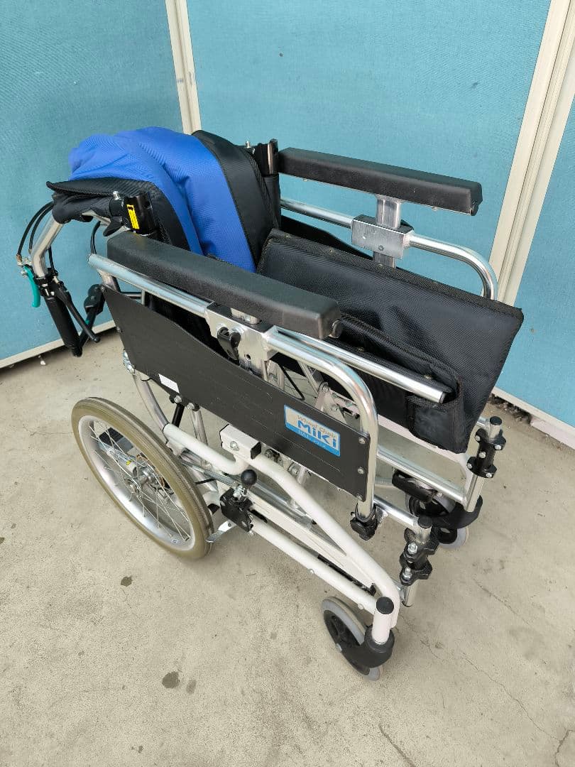 ミキ　リクライニング&ティルト式 介助用車いす BAL-12ノーパンクタイヤ仕様