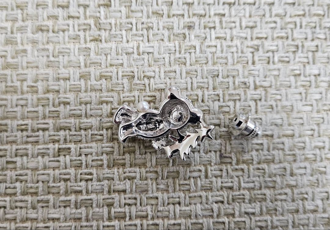 ☆美品！VENDOME BOUTIQUE ベアとツリーのピンブローチ クリスマス