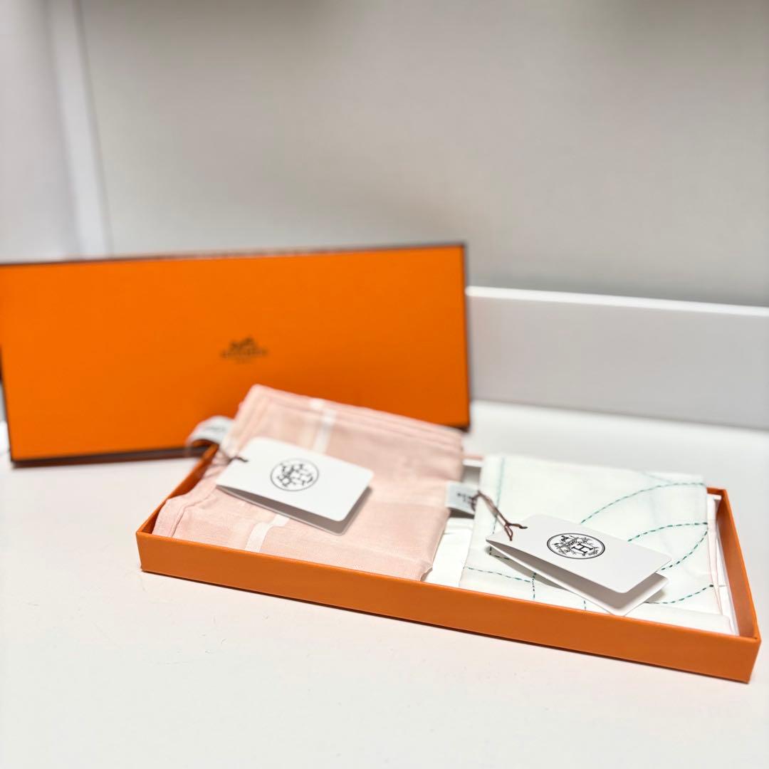 【新品】HERMES エルメス カレ ハンカチ ピンク 白 2枚 セット売り