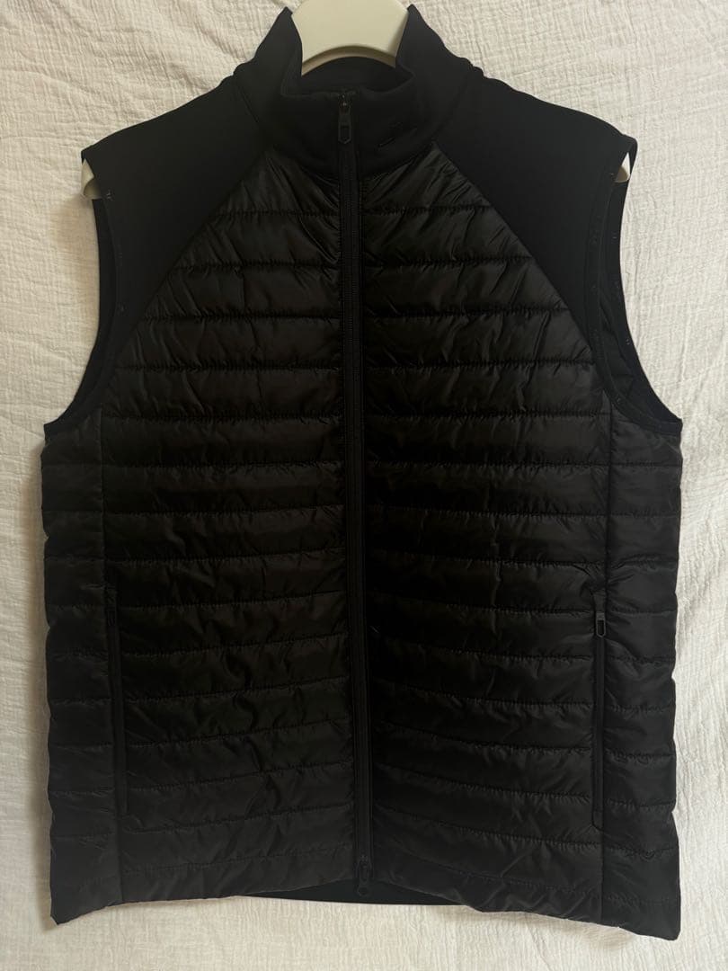 最終価格！新作 J.LINDEBERG（ジェイリンドバーグ）ダウンベスト 黒 Ｍ