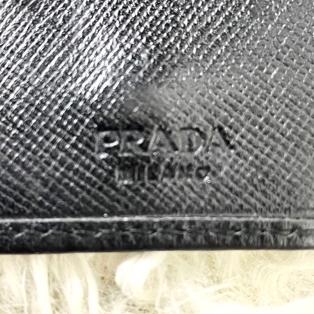 プラダ　PRADA 6連キーケース　ブラック　黒　レザー　三角ロゴ　三角プレート