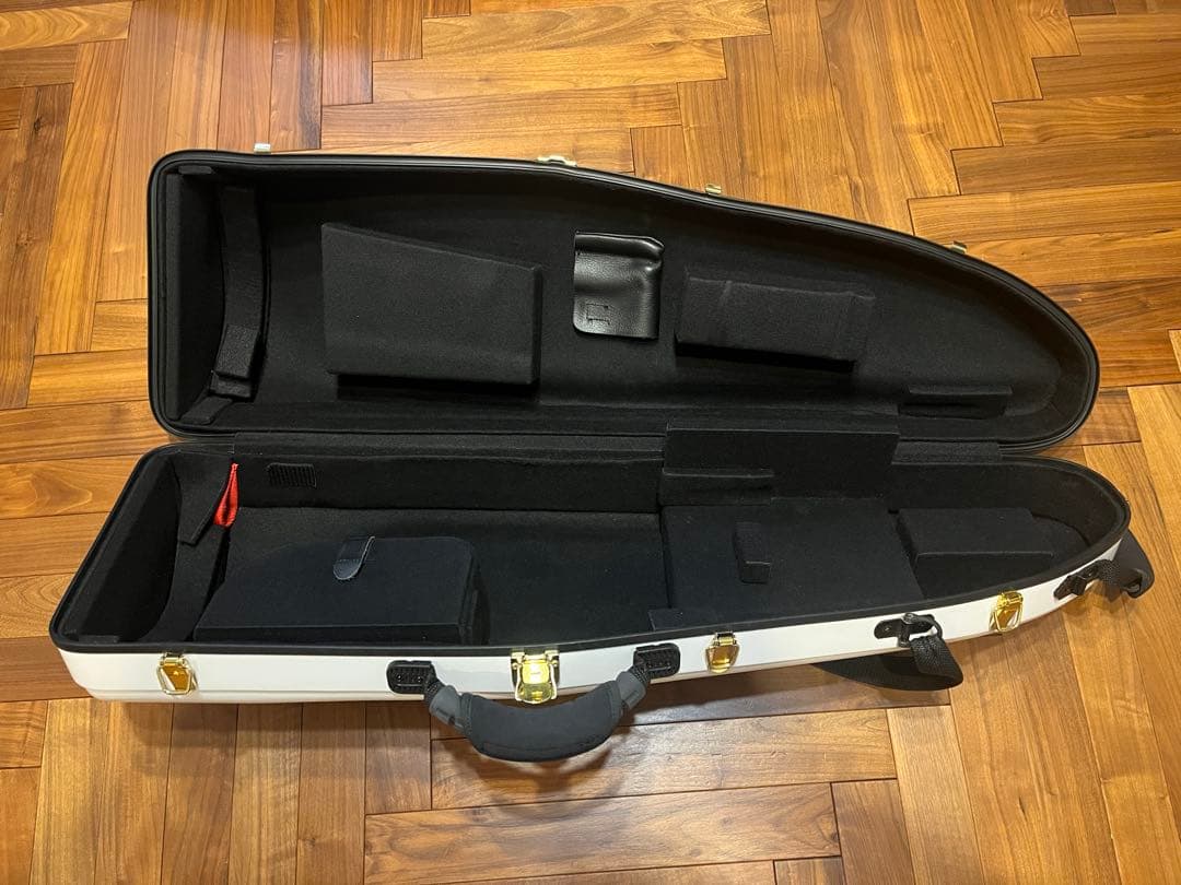 DACオリジナルトロンボーンケース　テナー&テナーバス用　オフホワイト 金ラッチ