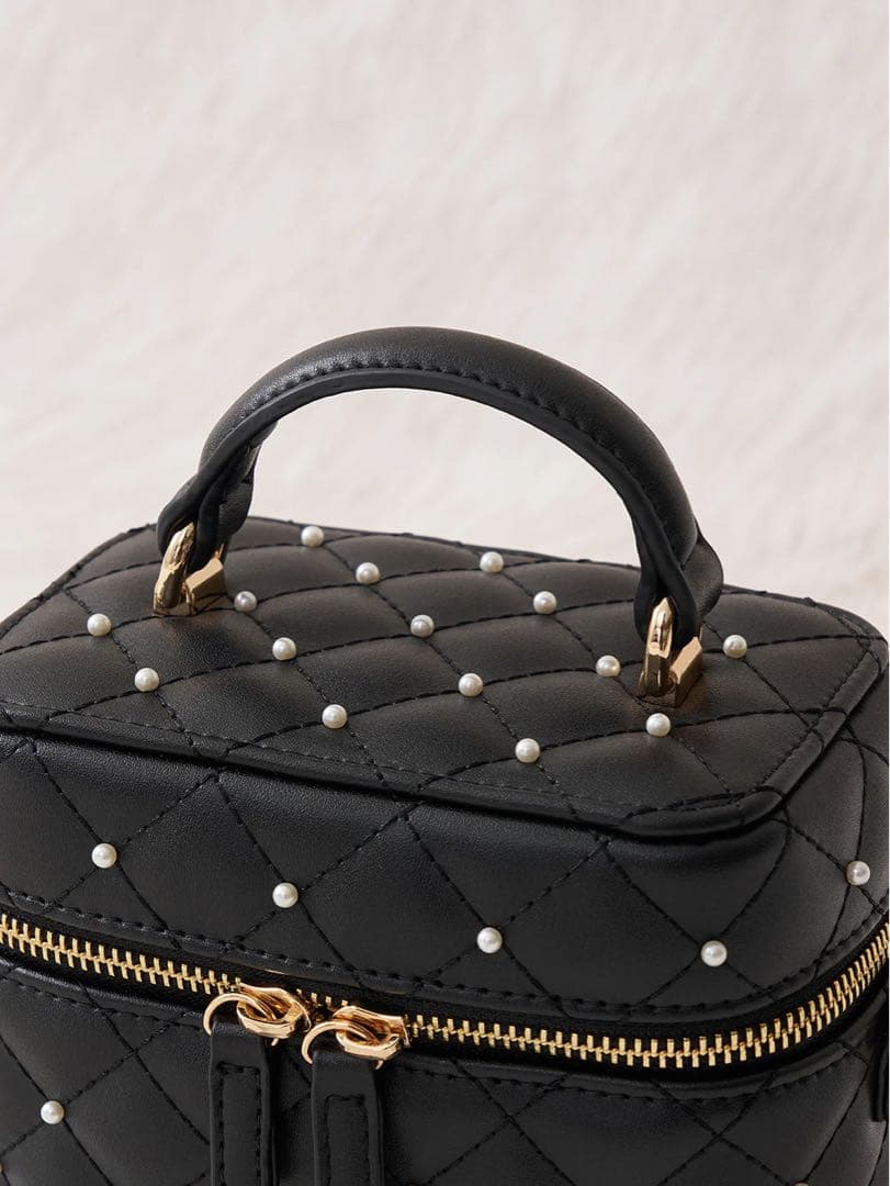 Darich ダーリッチ　【ゴールドパーツ】キルティングパールスクエアミニバッグ