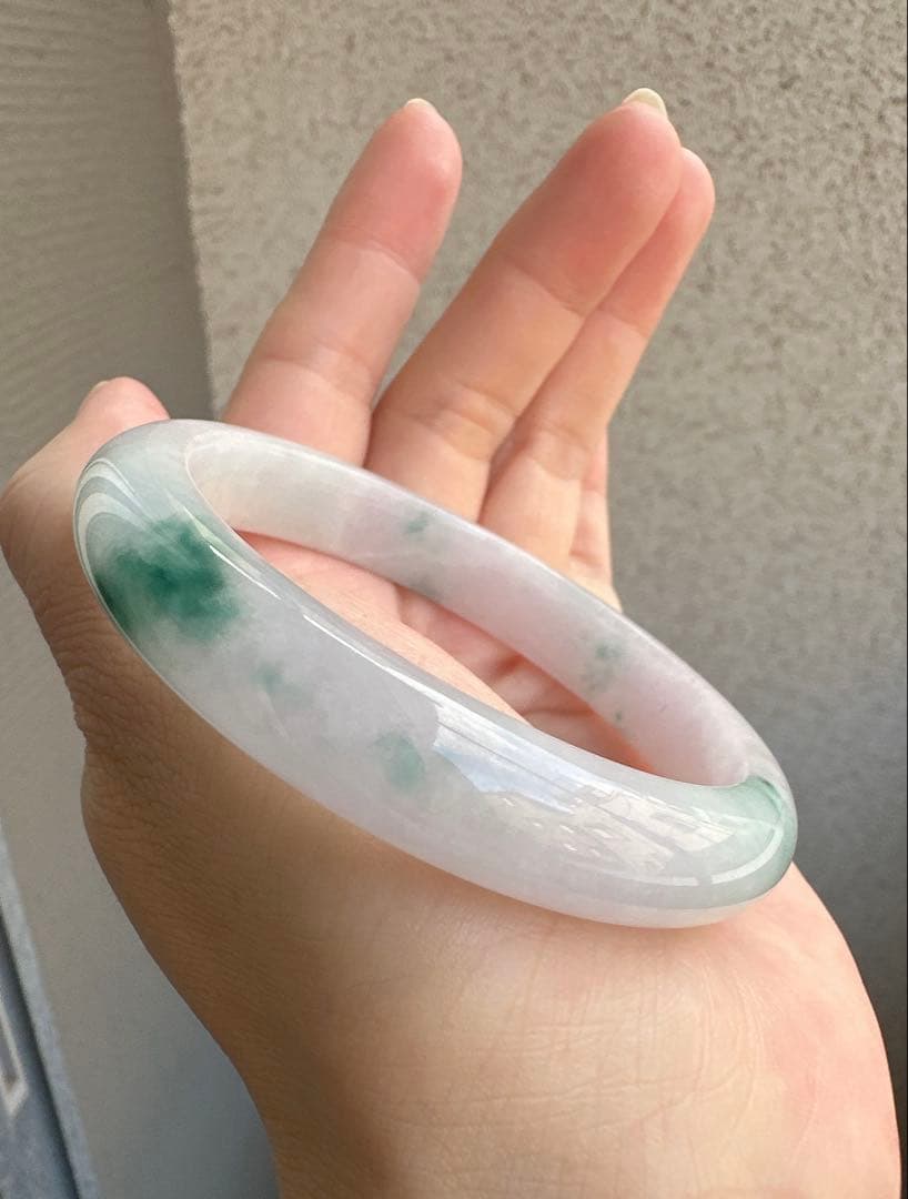 翡翠ヒスイ　ホワイトグリーンバングル