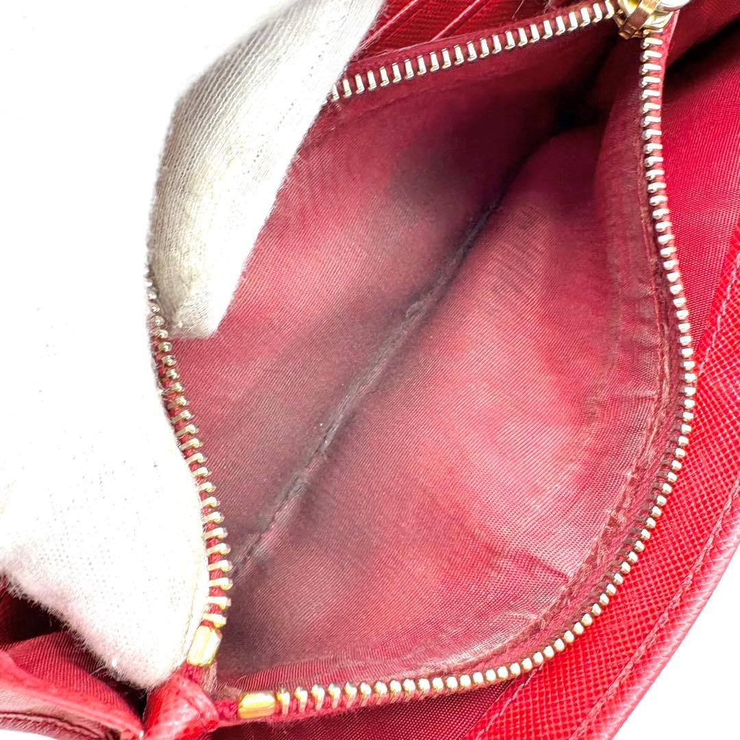 【美品】PRADA　長財布　サフィアーノレザー　三角ロゴ　赤　ゴールド　二つ折り