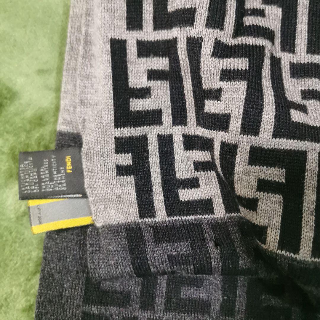 Fendi ロゴ入り マフラー グレー系