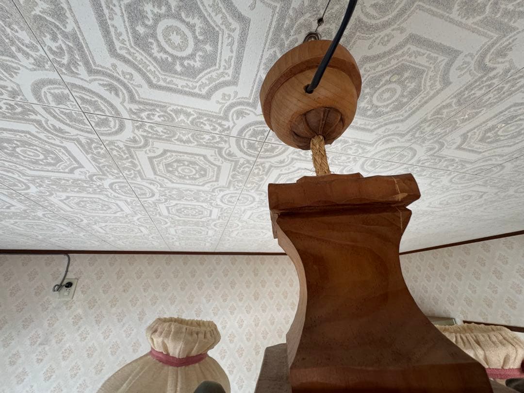 木製シャンデリア 人形付き フリルシェード　ドイツ工芸品