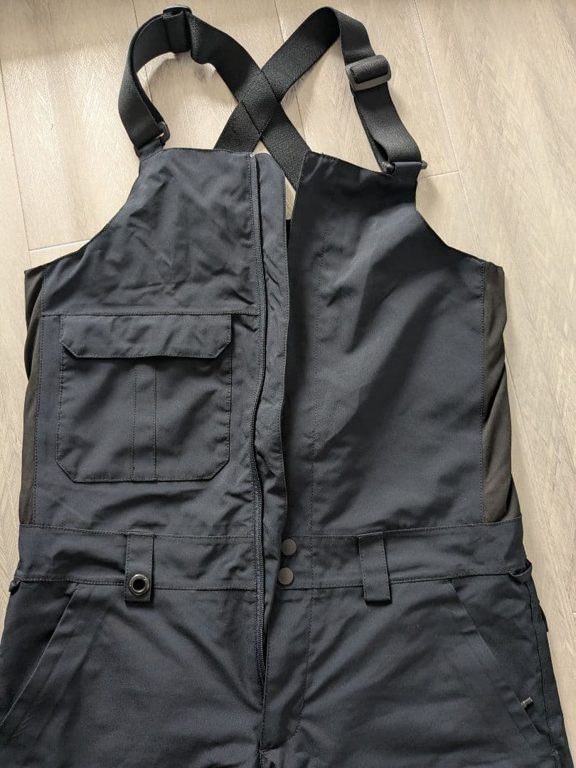 美品　Quiksilver ビブパンツ　ブラック