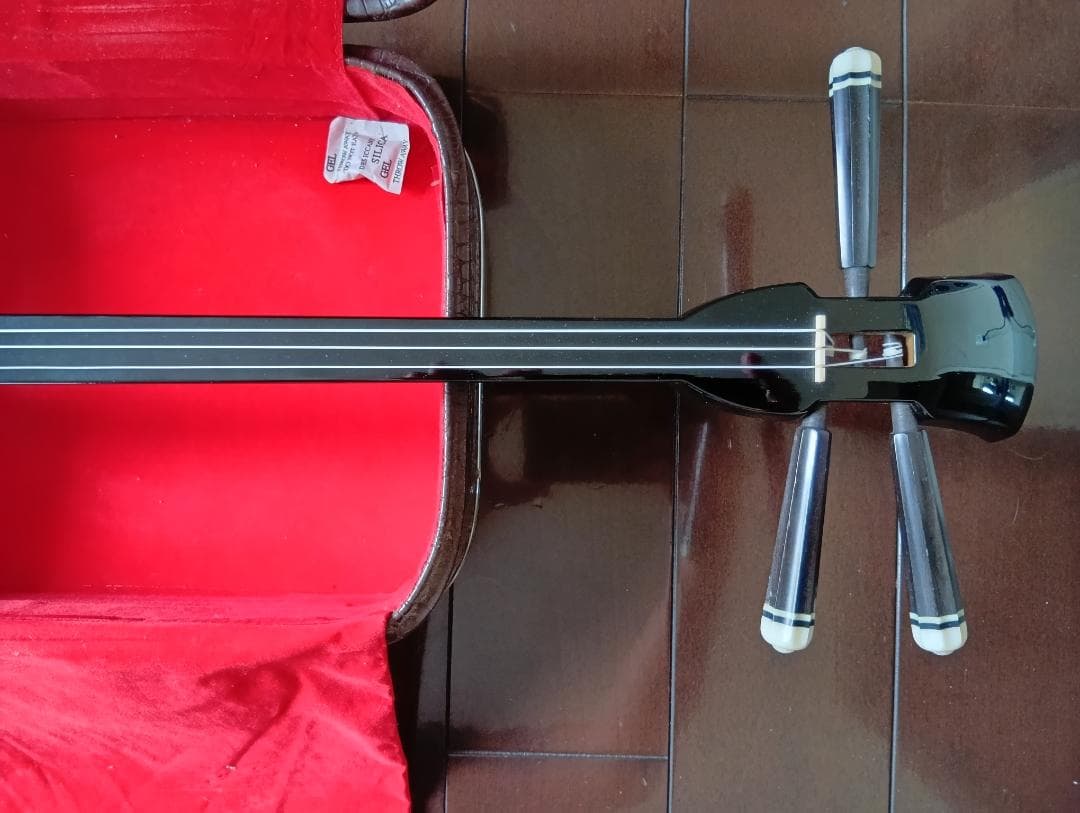 【中古・美品】沖縄 三線 本革 本蛇皮 和楽器 ハードケース＋付属品付