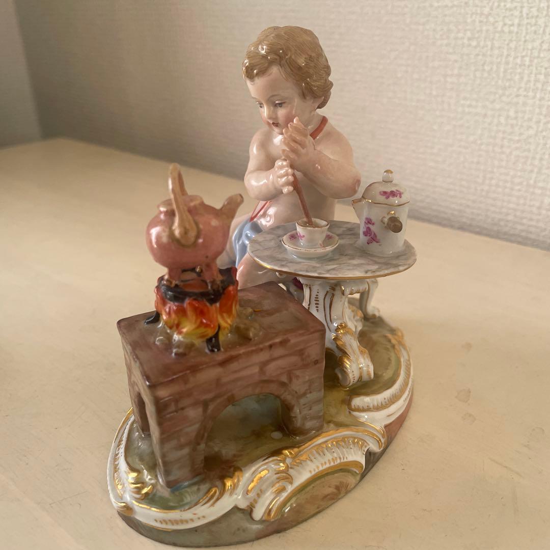 マイセン「ホットチョコレートを作る天使」四大元素:火 19世紀