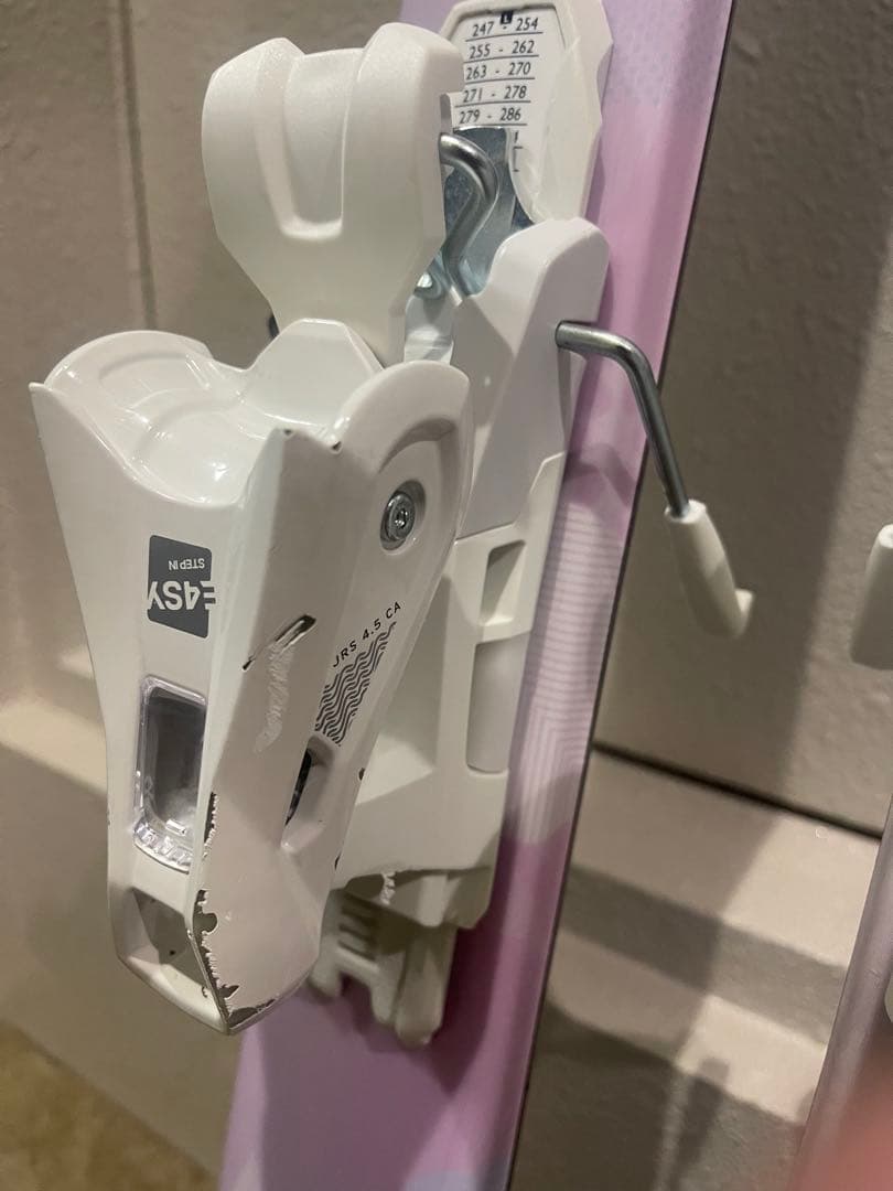 ワンシーズンのみ使用 子供 スキー板 140cm 女 小学生