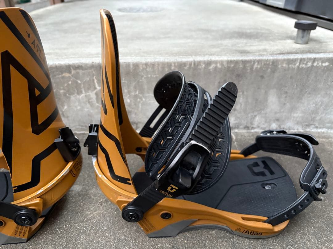 【値下げ不可】UNION ATLAS ビンディング ゴールド/ブラック 中古 M
