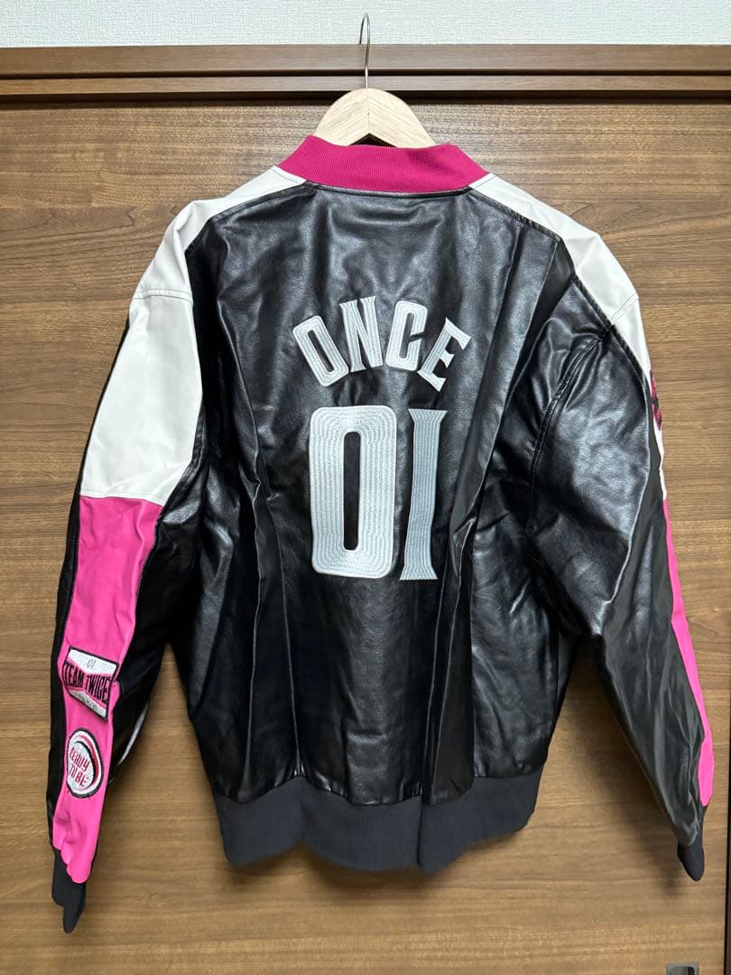 TWICE READY TO BE ジャケット Lサイズ