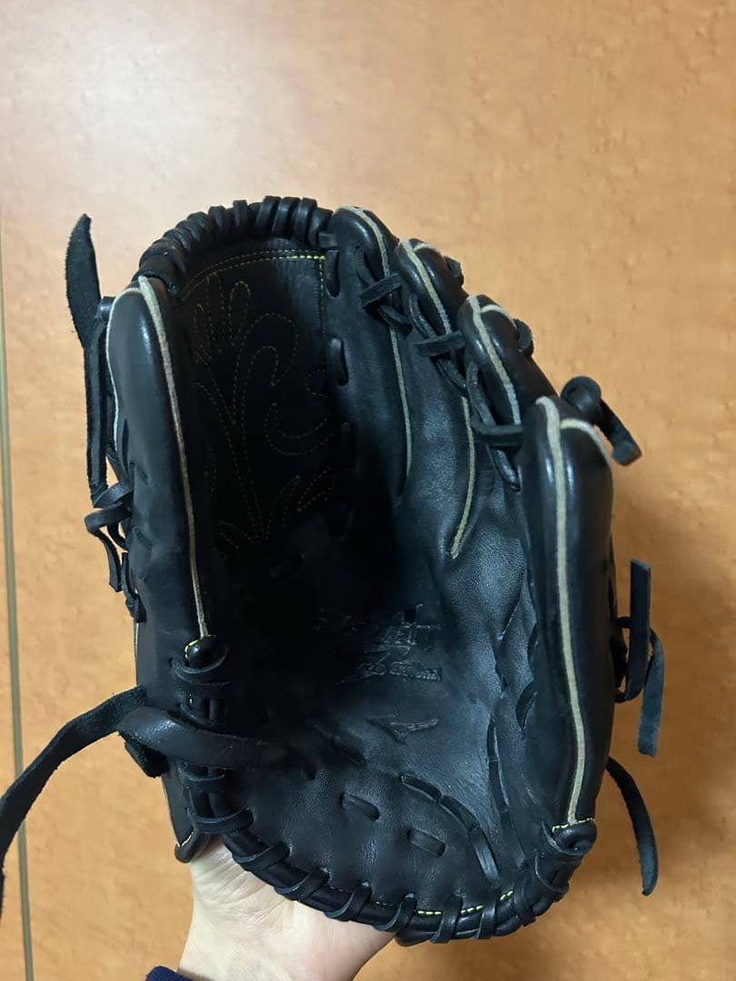 軟式野球用レザーグローブ 黒　菅野モデル