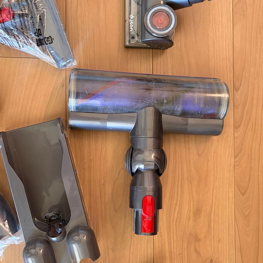 Dyson V10 コードレス掃除機 各種アタッチメント付き