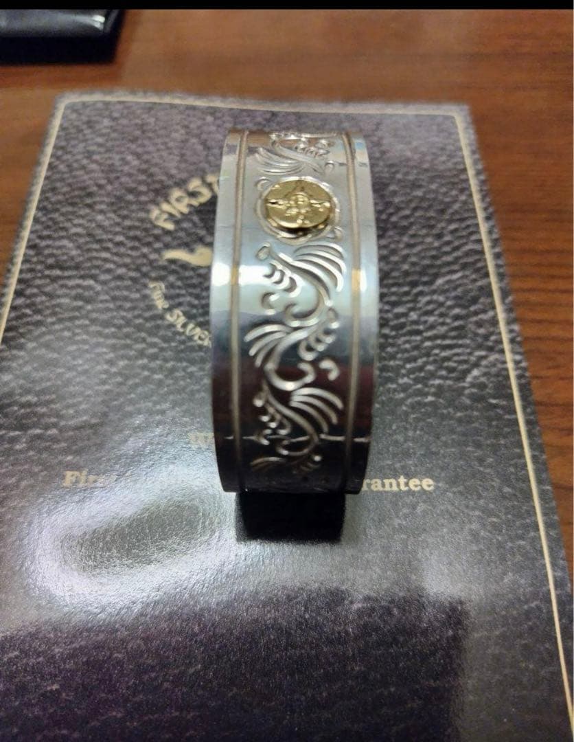 First Arrows 彫刻オープンバングル