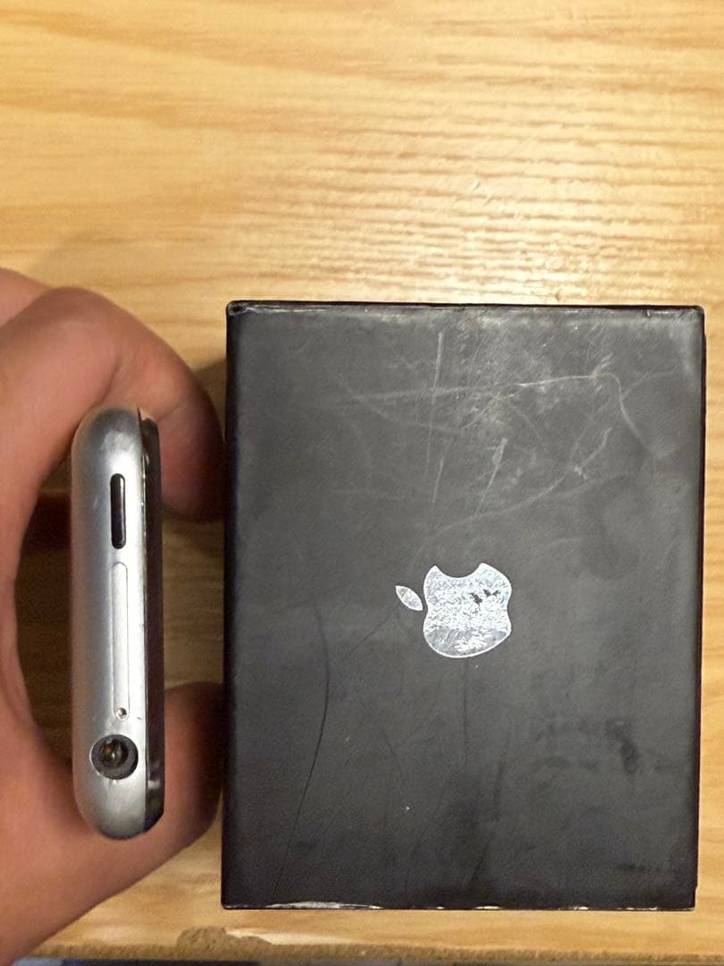 iPhone 2G 箱付属品付き シリアル番号一致 美品 日本未発売 初代