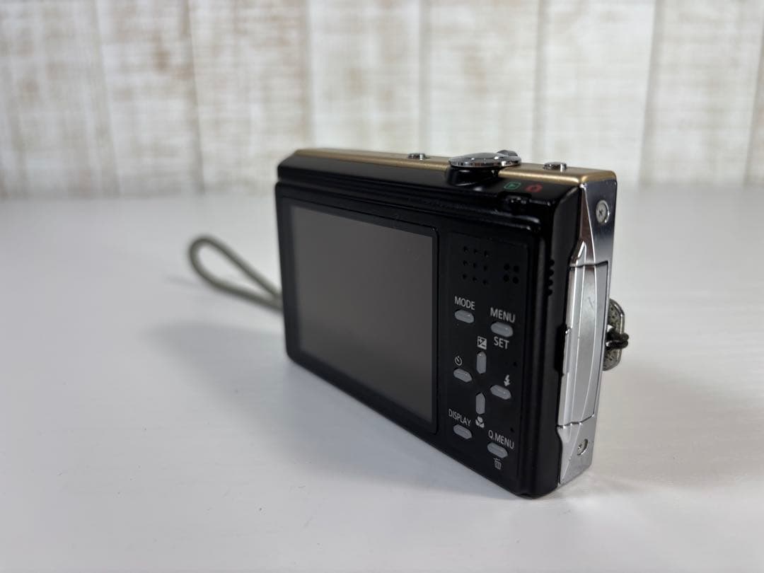 【美品】Panasonic LUMIX DMC-FP8 ゴールド