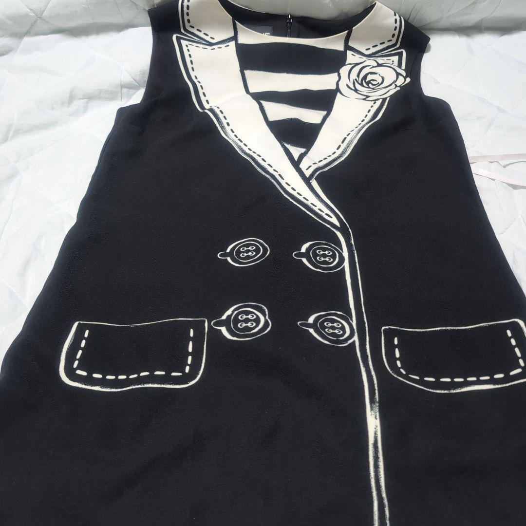 Happy様ブティックMOSCHINO ノースリーブミニワンピース だまし絵〜