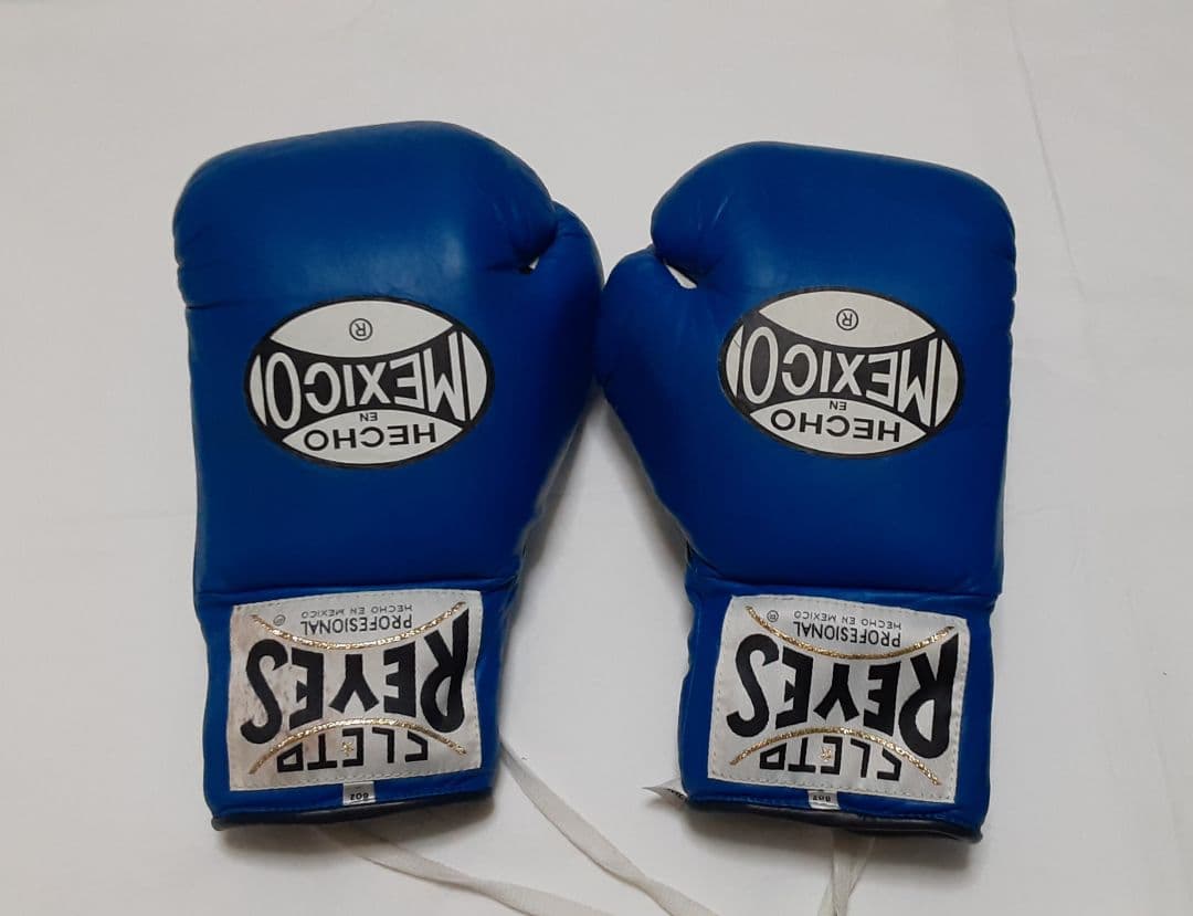 希少！ Cleto Reyes ボクシンググローブ 8オンス 青 レイジェス - メルカリ