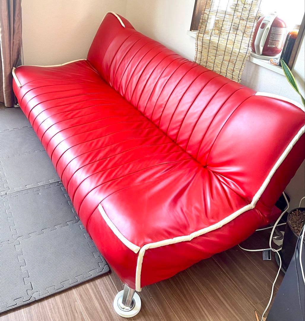 合成皮革　モダンな赤いソファベッド