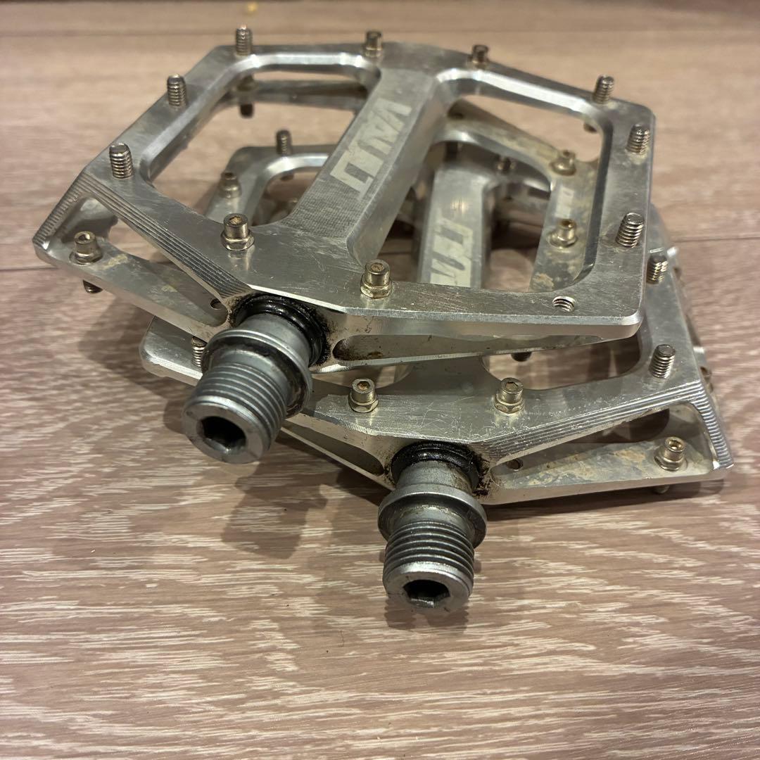 DMR VAULT シルバー　ペダル