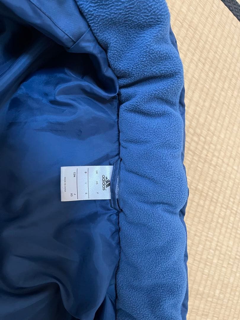 アディダス ネイビーダウンジャケット蛍光オレンジライン - メルカリ
